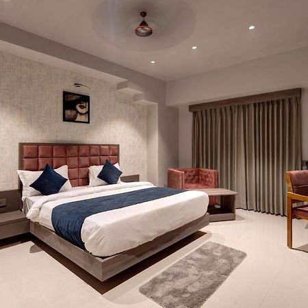 Hotel Sparsh Divine Ahmedabad Exterior photo